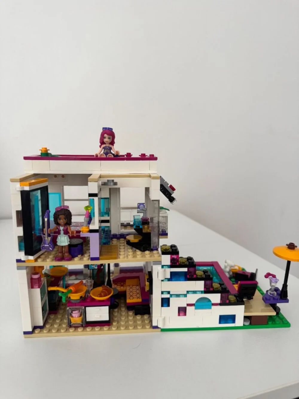 LEGO Friends Livi's Pop Star House  (#41135, 597 pieces) - Retired